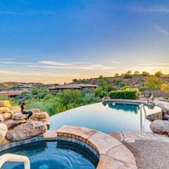 Desert Oasis/Luxury 5 Bedroom w/Pool, Spa & Views